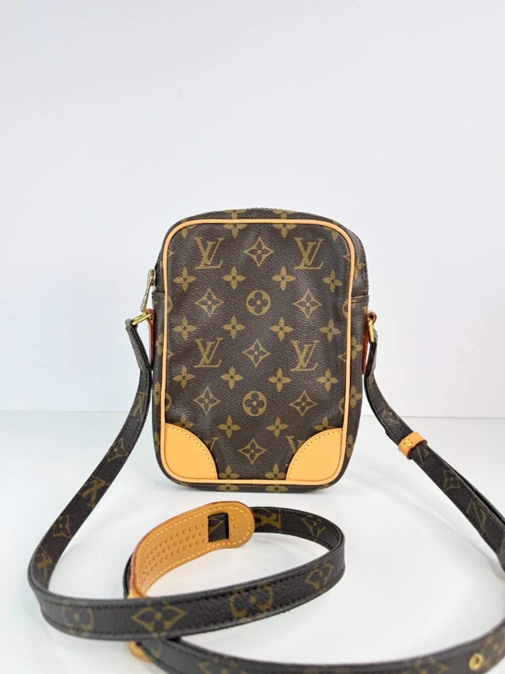 louis vuitton danube monogram - Picture 5 of 13